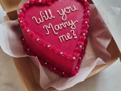 Will you marry me cake